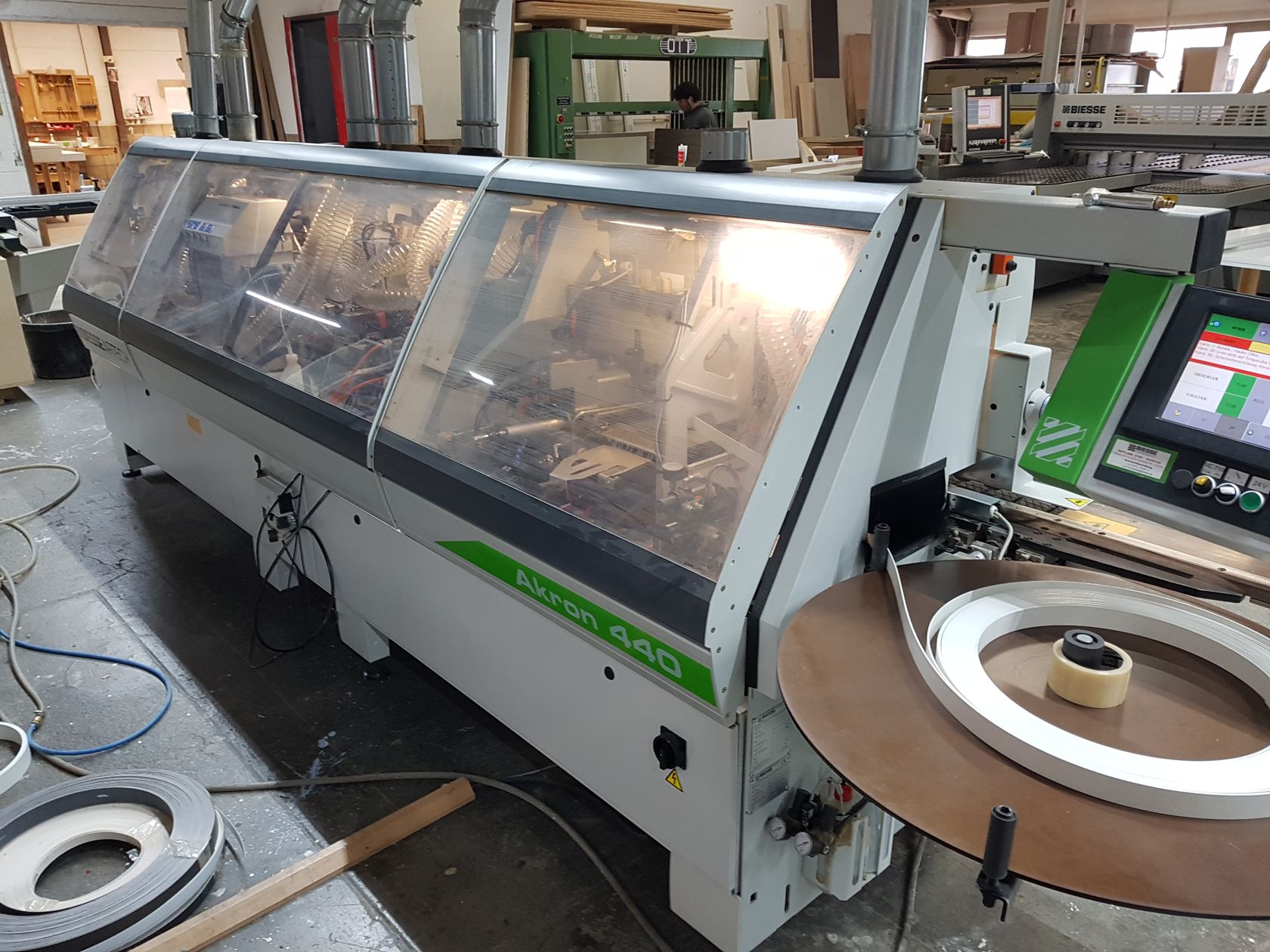 Read more about the article 4623 BIESSE AKRON 440 Kantenanleimmaschine